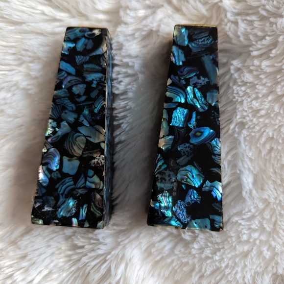 Ariki Abalone Shell Salt and Pepper Shakers - Picture 5 of 7